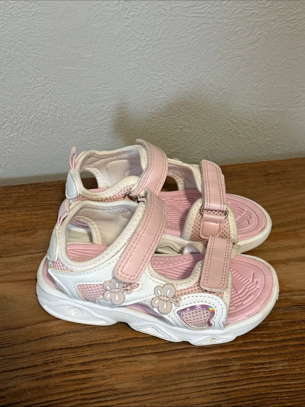 Girls' Pink Adjustable Velcro Light-Up Sandals